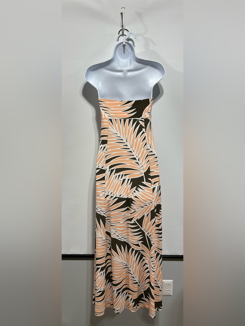 Tommy Bahama Island Palm Resort Vacation Halter Maxi Dress Size Medium - Picture 2 of 8